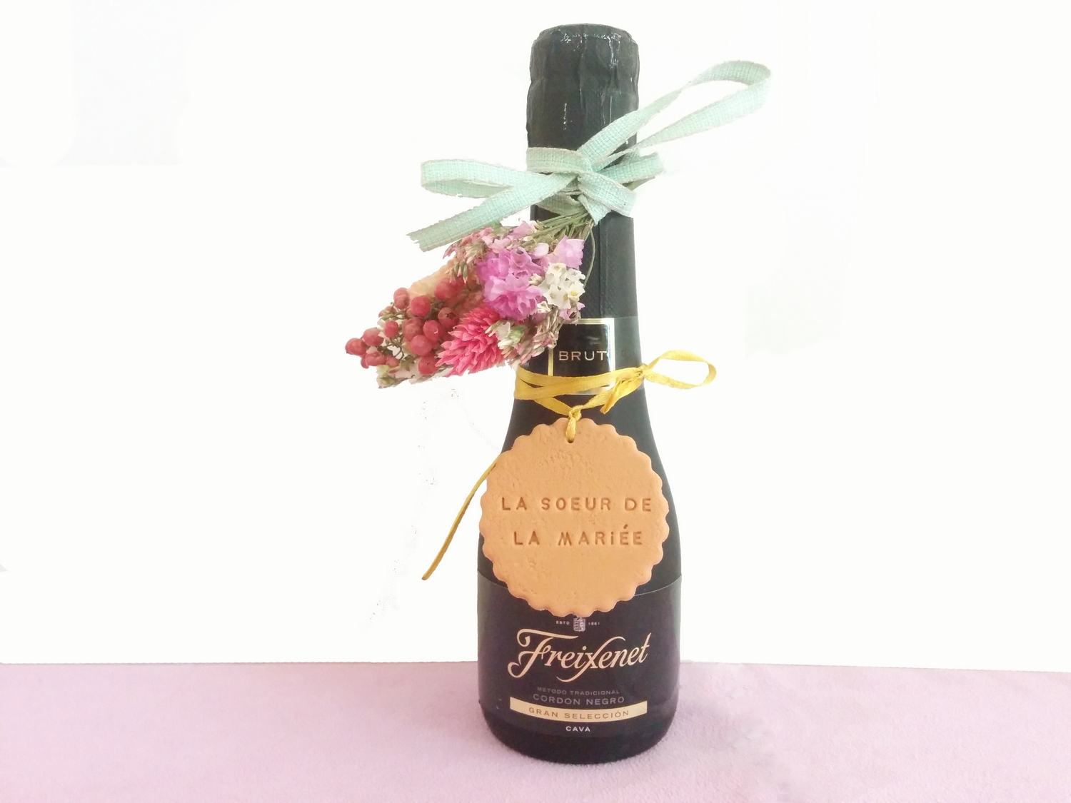 freixenet-diy-bouteille-fleurs-biscuit-procelaine-lasoeurdelamariee-blog-mariage