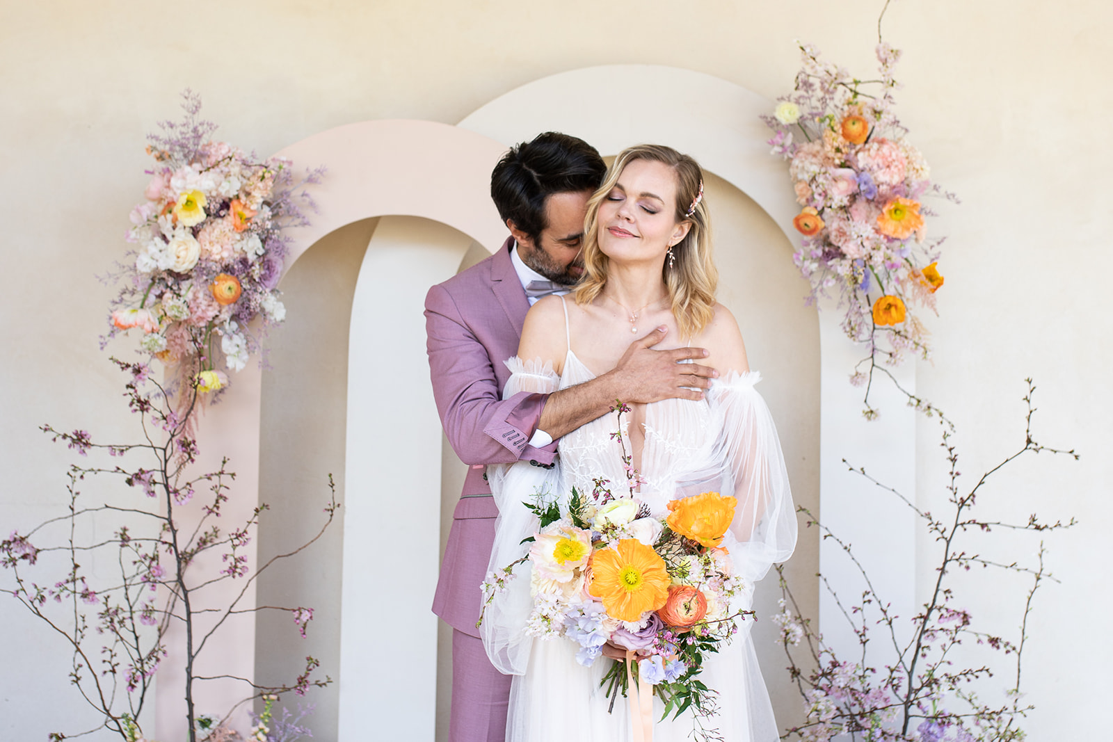 14 façons de présenter ses guirlandes de fleurs à son mariage