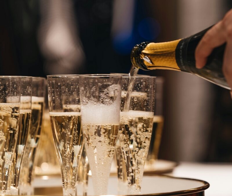 Quelles alternatives au champagne pour un vin d’honneur de mariage ?