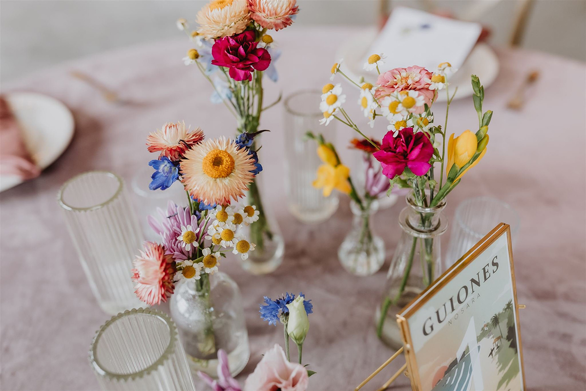centre-de-table-diy-fleurs-fraiches-©Kaylie-Sirek-Photography