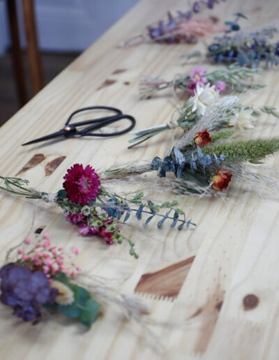 mini-bouquets-fleurs-sechees-cadeaux-d-invités-diy-atelier-rose-pivoine