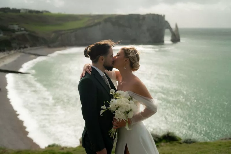 elopement-chic-etretat-normandie-ambrestattner (1)