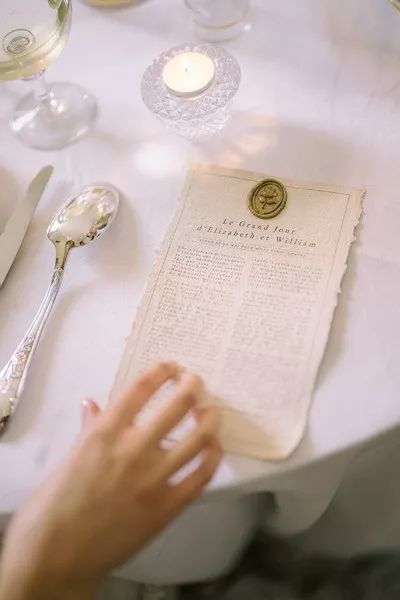 mariage-bridgerton-chateau-de-Villers-Bocage-normandie-Harriette-Earnshaw-photography (12)