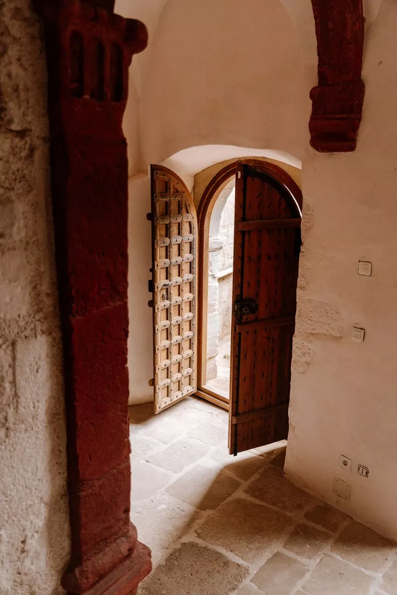 mariage-romantique-chateau-de-dio-languedoc-roussillon-marion-alexandra-photography (2)