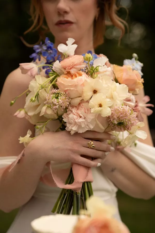 bouquet-de-mariee-pastel-delamourdanslair-gabriella-feyer